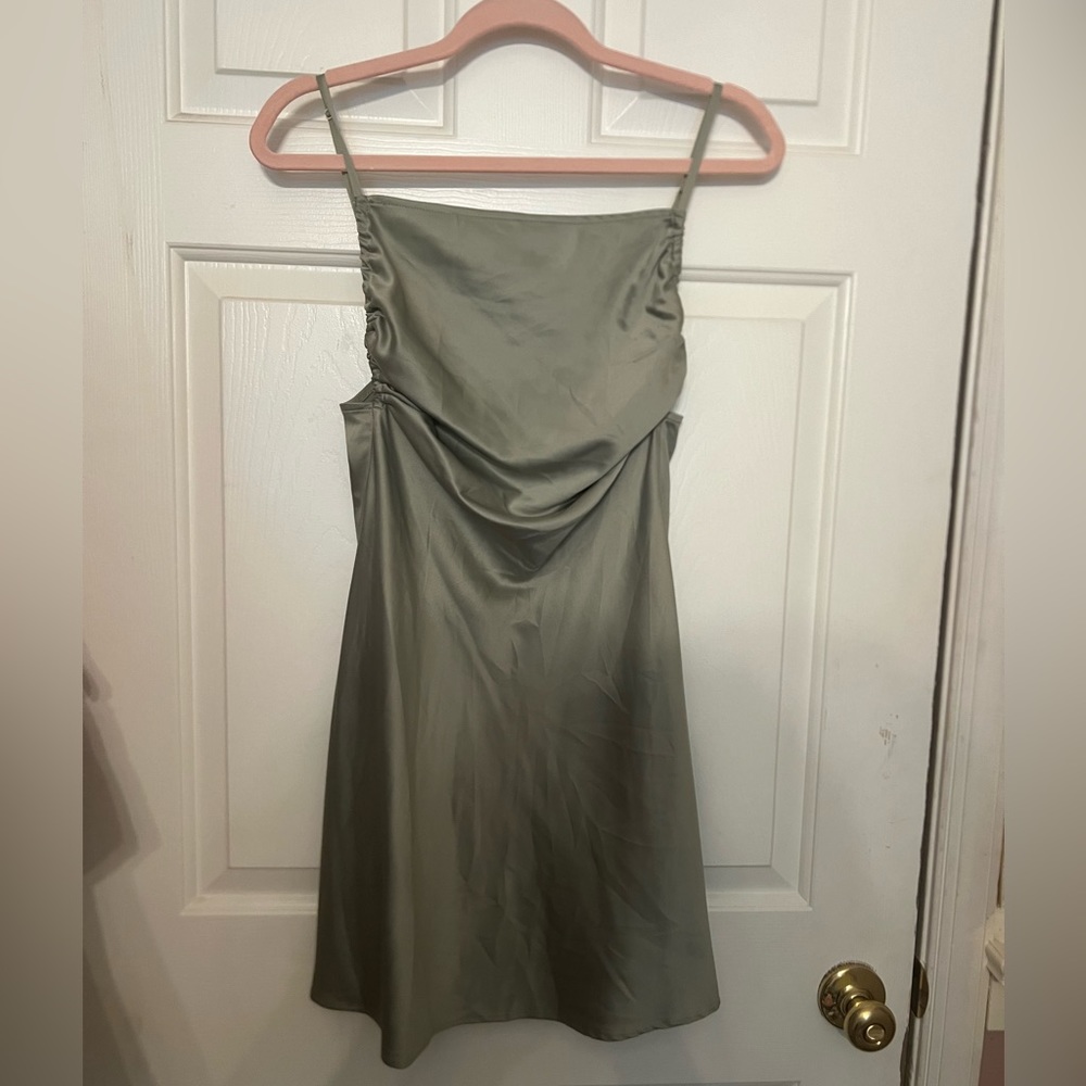 Danielle Bernstein women’s size 2 green dress
